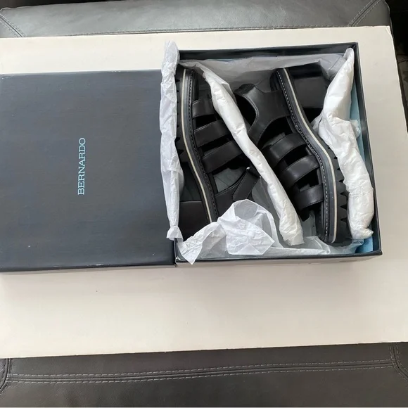 NWB Bernardo Sasha Strappy Sandal - Picture 5 of 16